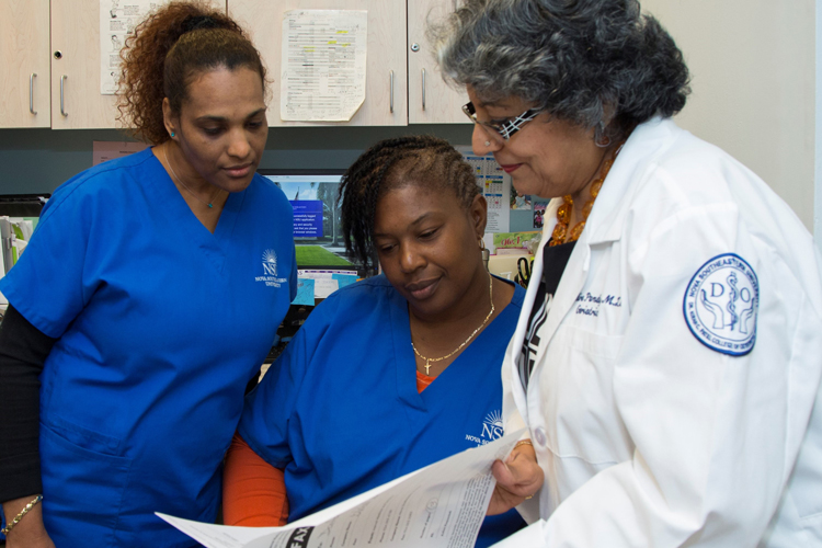 Geriatric workforce NSU professionals reading paper