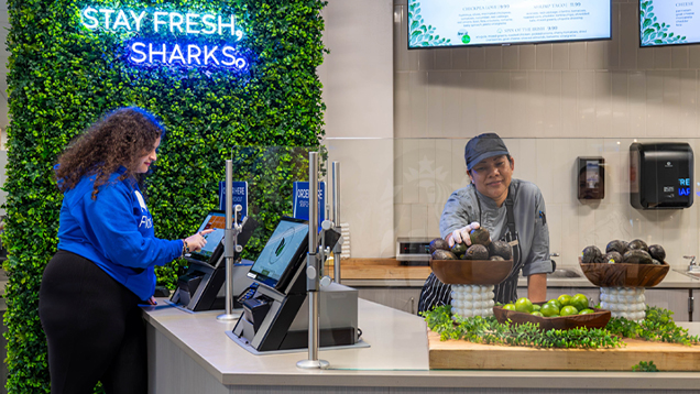 NSU student ordering food