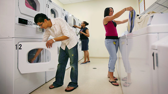 NSU students doing laundry