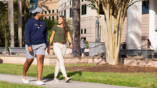 NSU students walking outside