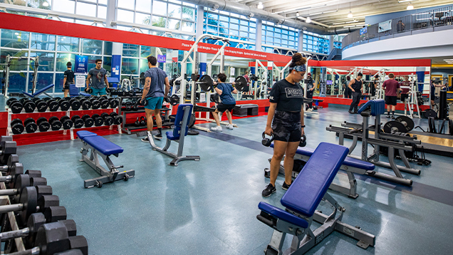 NSU students exercising at the recreational complex