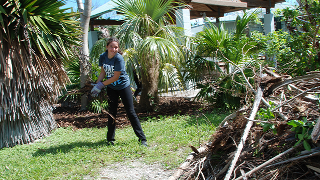 NSU student volunteers to clean up park