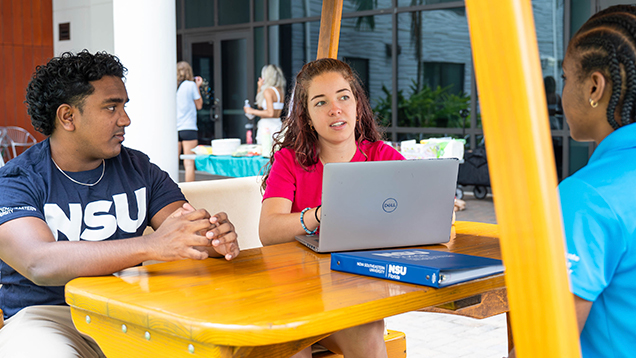 NSU students meeting outdoors